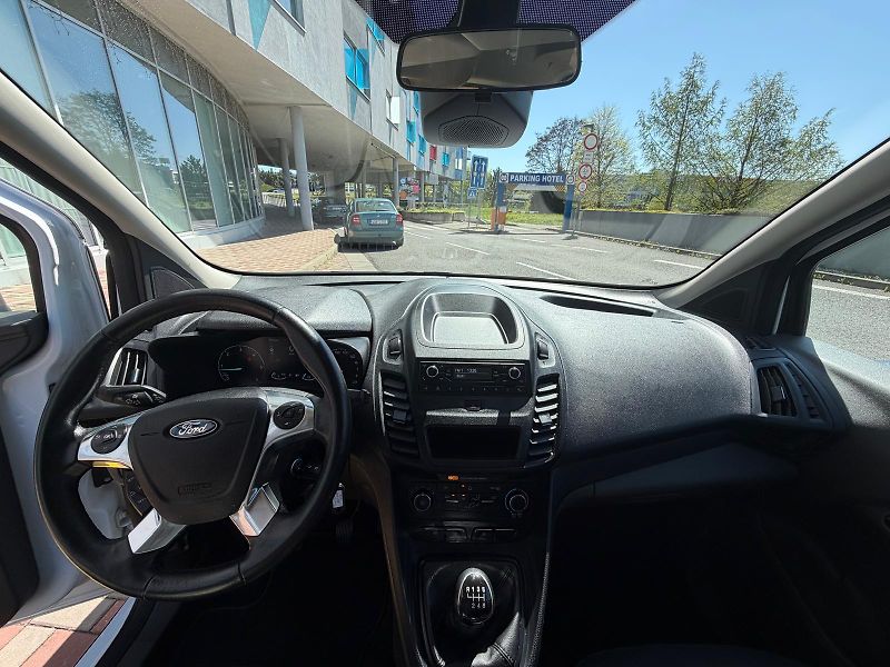 Ford Tourneo Connect 1.5TDCi 74kW*PO SERVISU*ČR* - fotka 10 z 16