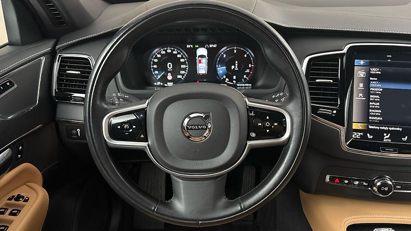 Volvo XC90 2.0 B5 AUT AWD Inscription - fotka 9 z 33
