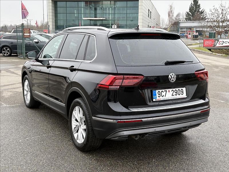 Volkswagen Tiguan 2,0 TDi 140kW 4M,Led,ACC,Highl - fotka 41 z 41