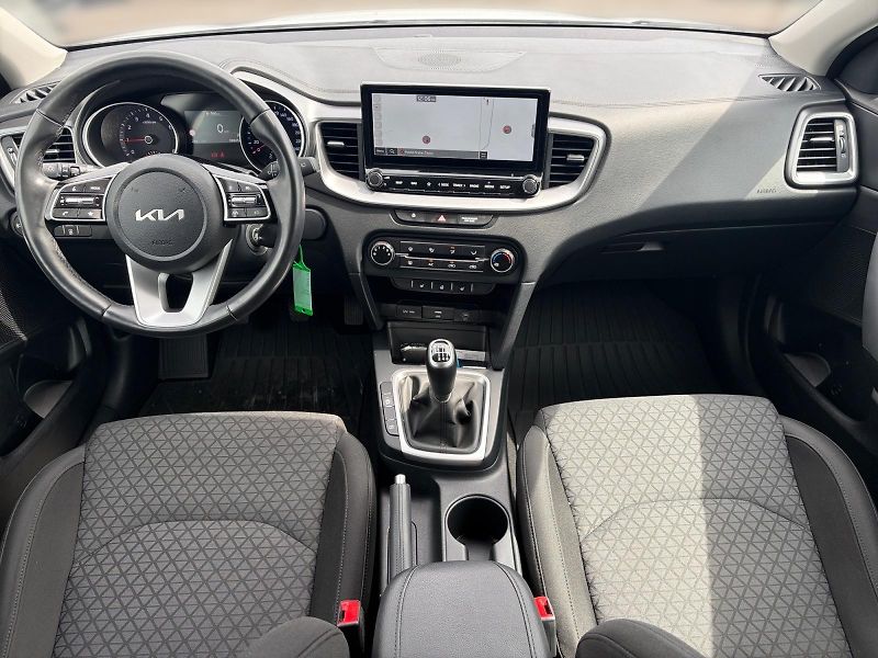 Kia Ceed (2024) SPIN 1.0T-GDI 74kW CZ DPH - fotka 9 z 11