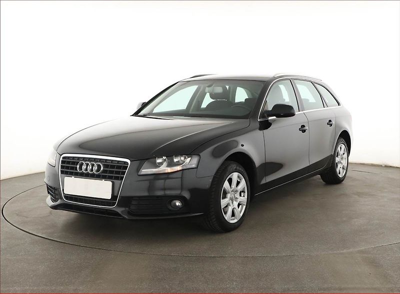 Audi A4 (2011) 2.0 TDI, Navi, Tempomat - fotka 2 z 16