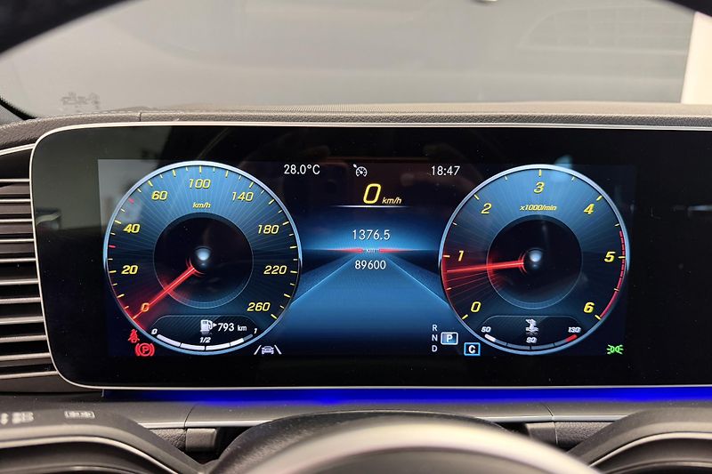 Mercedes-Benz GLE (2021) GLE 300d 4Matic AMG Line - fotka 38 z 94