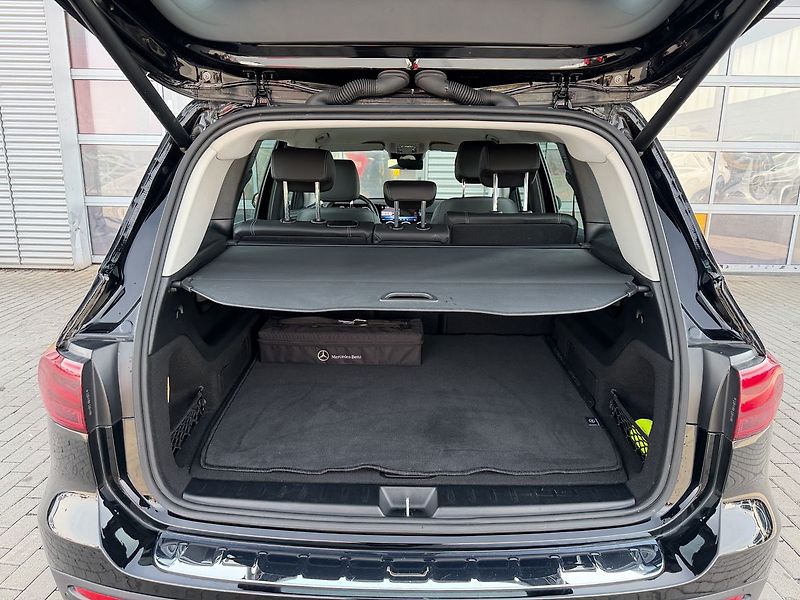 Mercedes-Benz GLB 180d - fotka 12 z 32