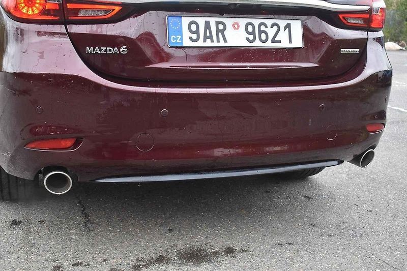 Mazda 6 se v současné generaci vyrábí již přes deset let. Stáří na ní vidět není