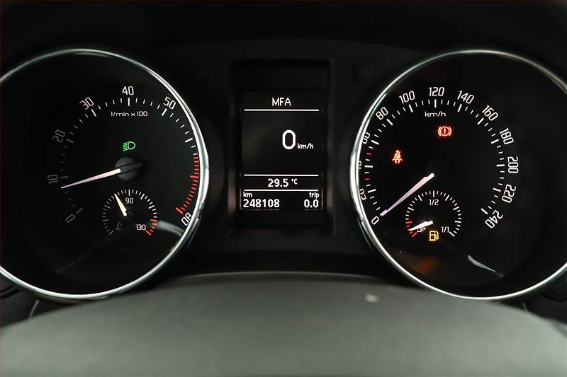 Škoda Yeti (2010) Ambition 1.4 TSI, Tempomat - fotka 11 z 17