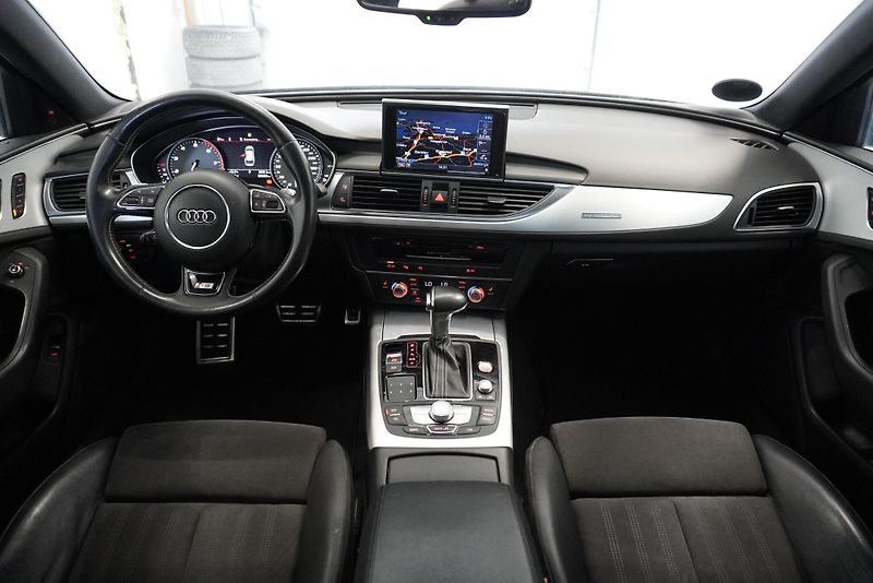 Audi S6 4.0 V8 TFSI 309kW QUATTRO  - fotka 22 z 29