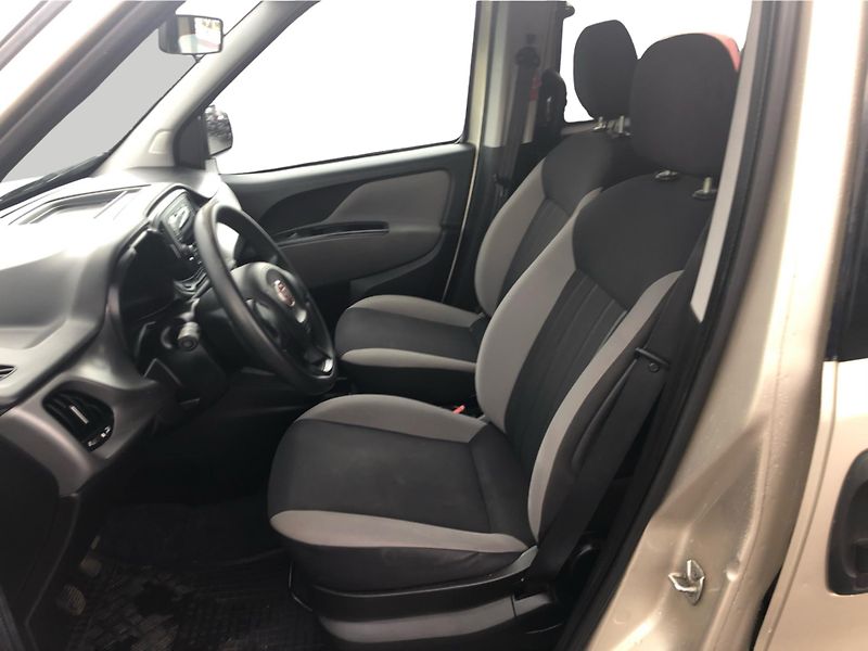 Fiat Dobló 1.4 i - fotka 11 z 28