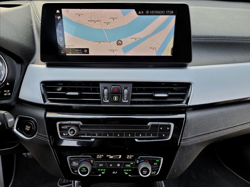 BMW X2 xDrive25e,4x4,navi,kůže - fotka 33 z 50