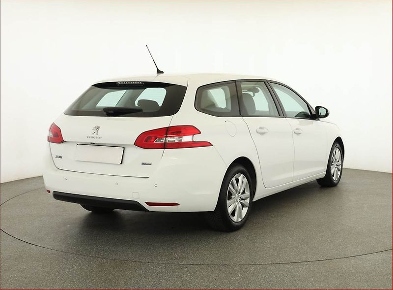 Peugeot 308 (2017) 1.2 PureTech, ČR,1.maj - fotka 5 z 16
