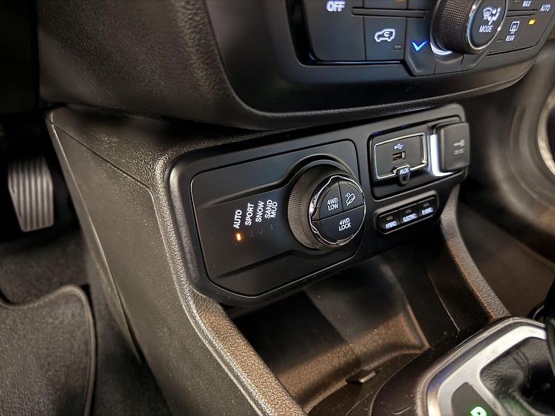 Jeep Renegade (2022) T4 PHEV,4X4, DOJEZD 50KM - fotka 18 z 33