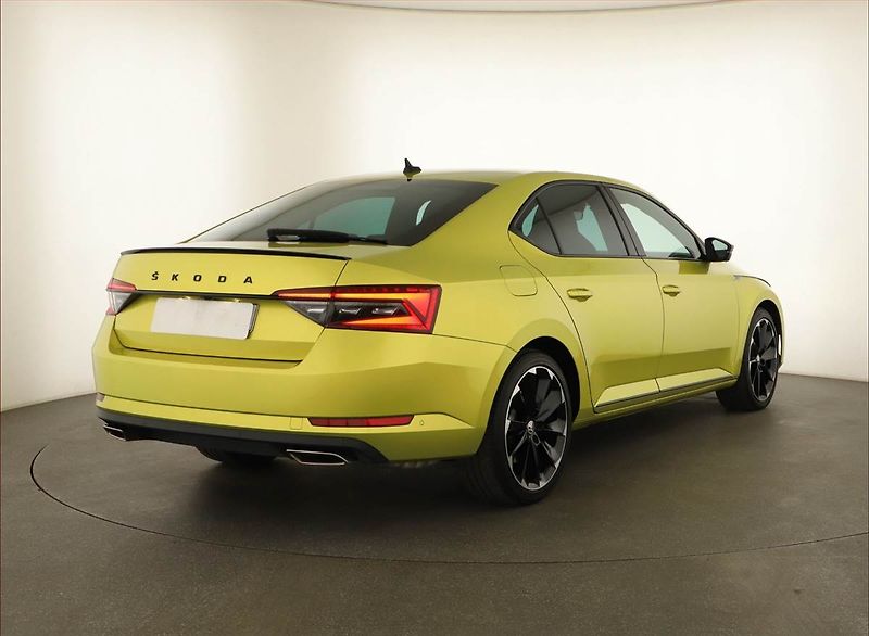 Škoda Superb (2023) Sportline 2.0 TSI - fotka 5 z 20