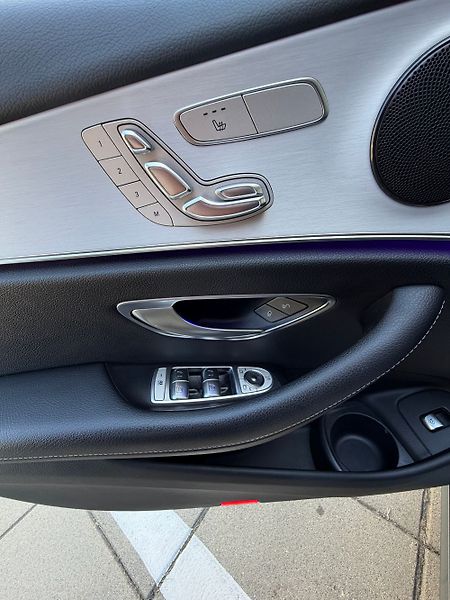 Mercedes-Benz Třídy E (2022) - fotka 34 z 55