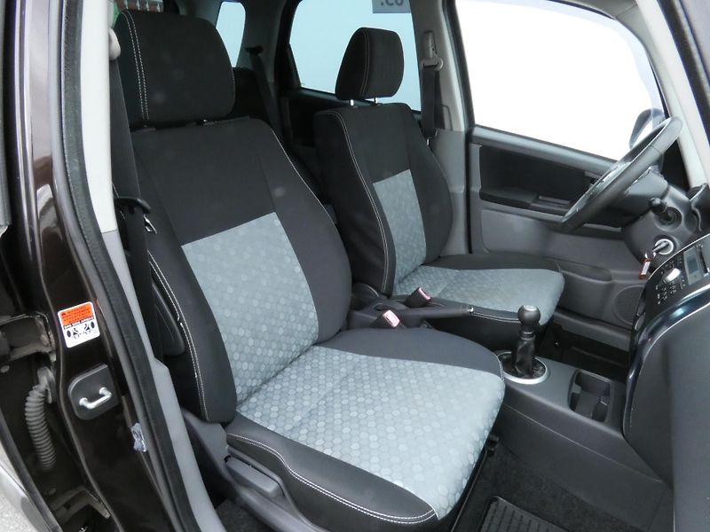 Suzuki SX4 (2013) 1.6 VVT - fotka 23 z 30