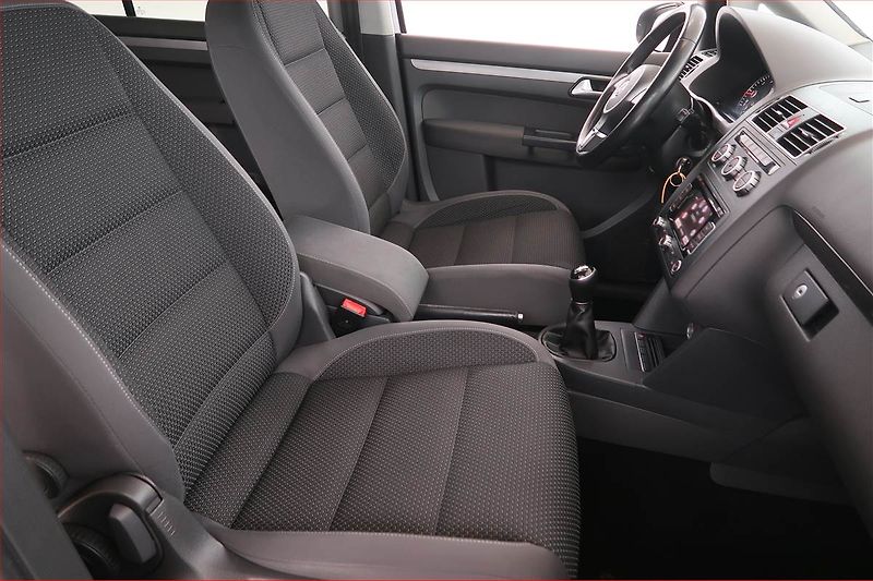 Volkswagen Touran (2012) 1.6 TDI, Navi, Tempomat - fotka 9 z 15