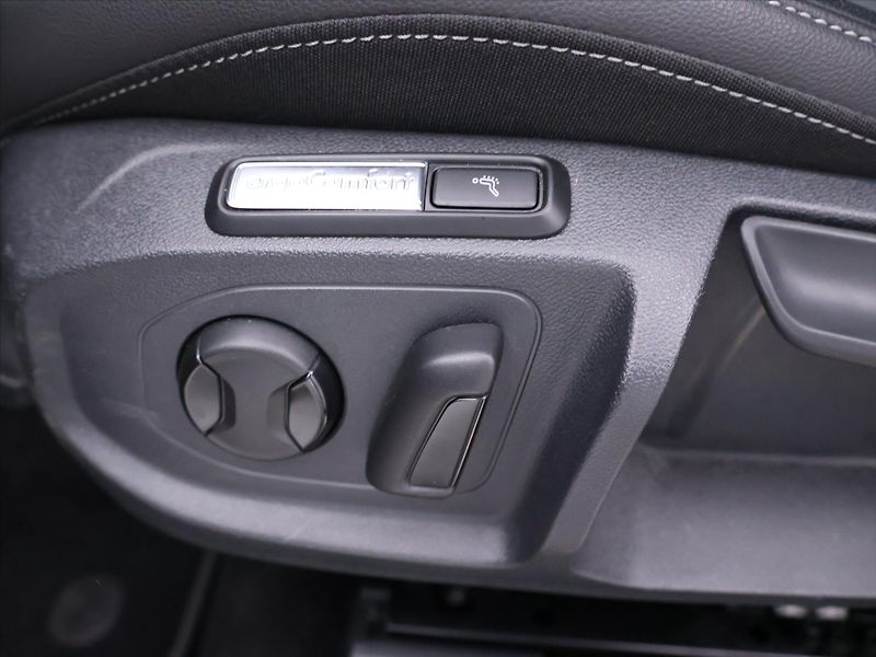 Volkswagen Arteon 2,0 TDI DSG 4M R-Line LED DPH - fotka 14 z 32