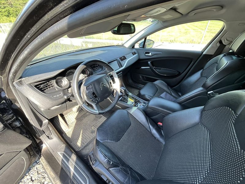 Citroën C5 (2014) 2.2HDi 150kw AT Exclusive  - fotka 5 z 10