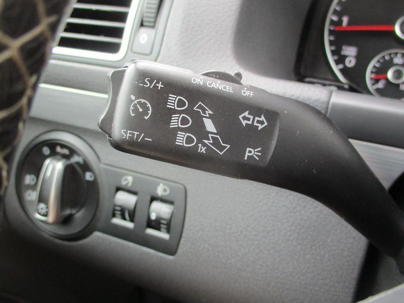 Volkswagen Touran TDI CUP*77KW*TZ*NAVI*VÝHŘEV* - fotka 18 z 50