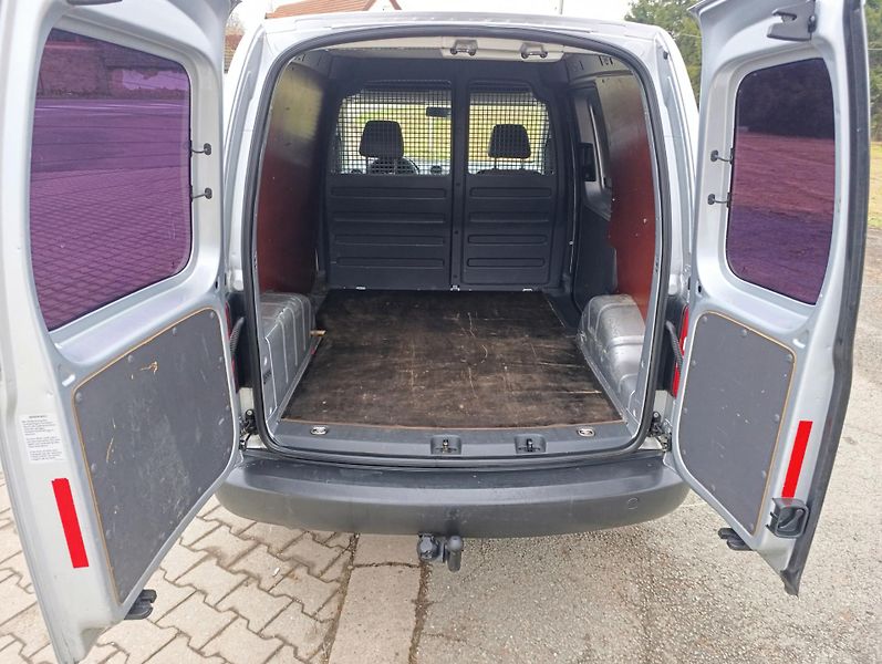 Volkswagen Caddy (2011) 1.6 TDi klima tažné 75kw - fotka 21 z 21
