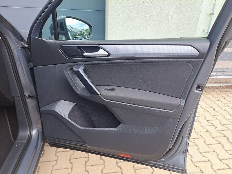 Volkswagen Tiguan (2021) 1.5 TSI Life Business, ZÁRUKA - fotka 20 z 35