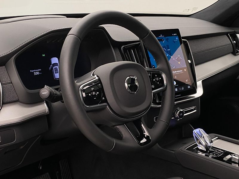 Volvo XC90 (2026) B5 AWD BLACK EDITION ULTRA 7 - fotka 4 z 78