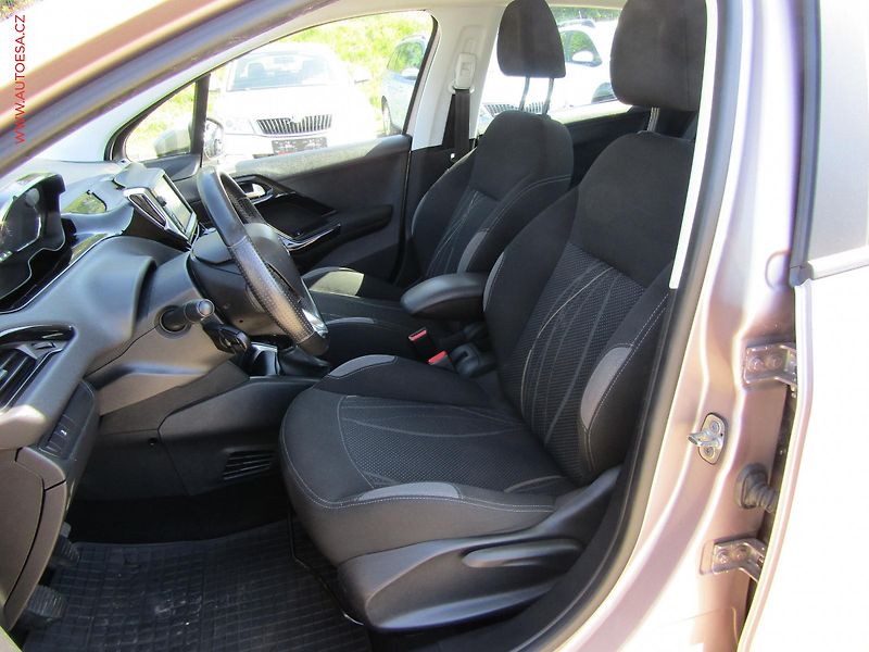 Peugeot 208 (2013) 1.2i, ČR, AC, temp - fotka 9 z 15