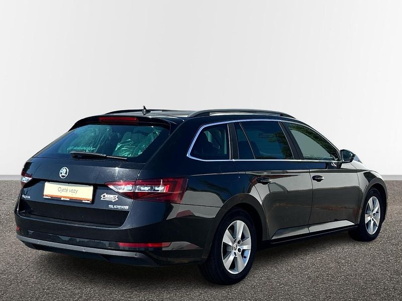 Škoda Superb AMBITION DSG - fotka 2 z 27