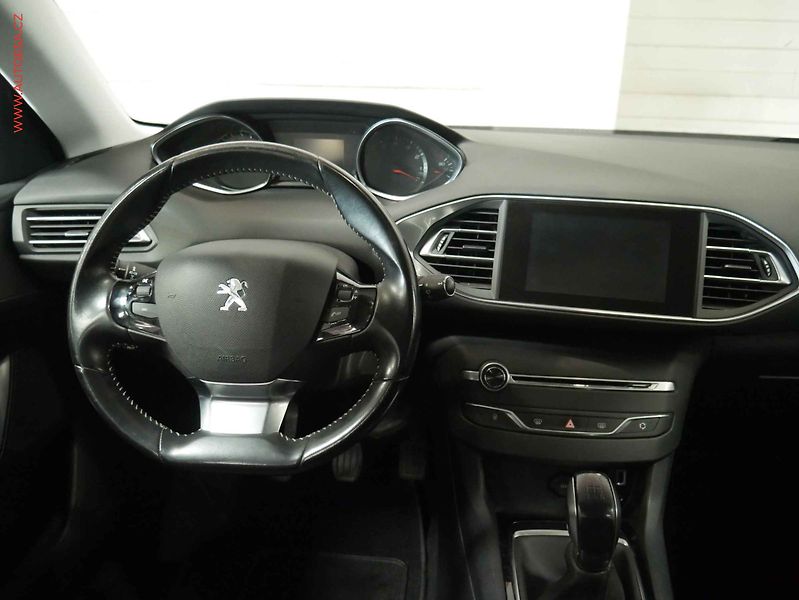 Peugeot 308 (2015) 1.2 PT, ČR, Active, TZ - fotka 11 z 19