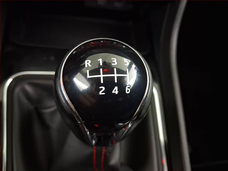 Seat Leon (2019) Top Sport 1.5 TSI, Kůže, Navi - fotka 13 z 17