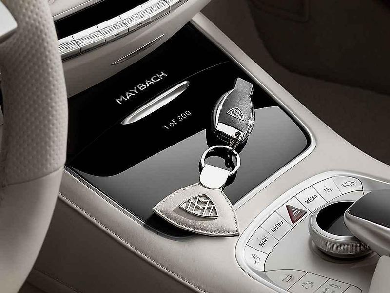Mercedes-Maybach S 650 Cabriolet.