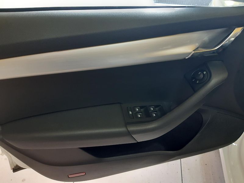 Škoda Octavia 2.0 TDI COMBI KLIMA 122000km!! - fotka 13 z 17