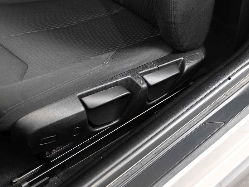 BMW Řada 2 220d xDrive - fotka 17 z 20