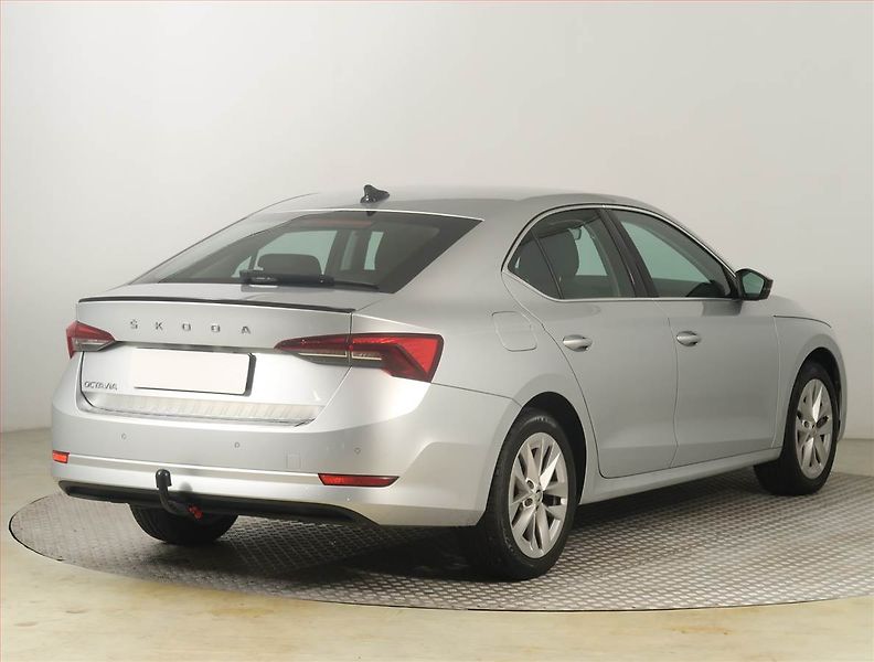 Škoda Octavia (2021) Ambition Plus 2.0 TDI - fotka 5 z 19