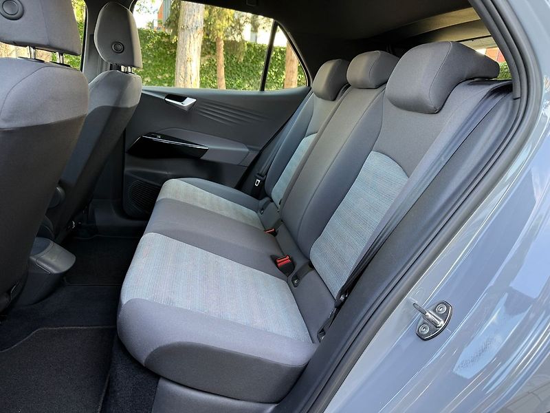 Volkswagen ID.3 PRO 62 kWh ACC - fotka 10 z 36