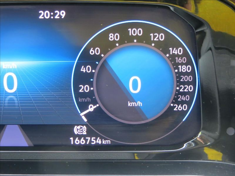Volkswagen Golf 1,0 TSI Life 81kW DSG - fotka 21 z 24