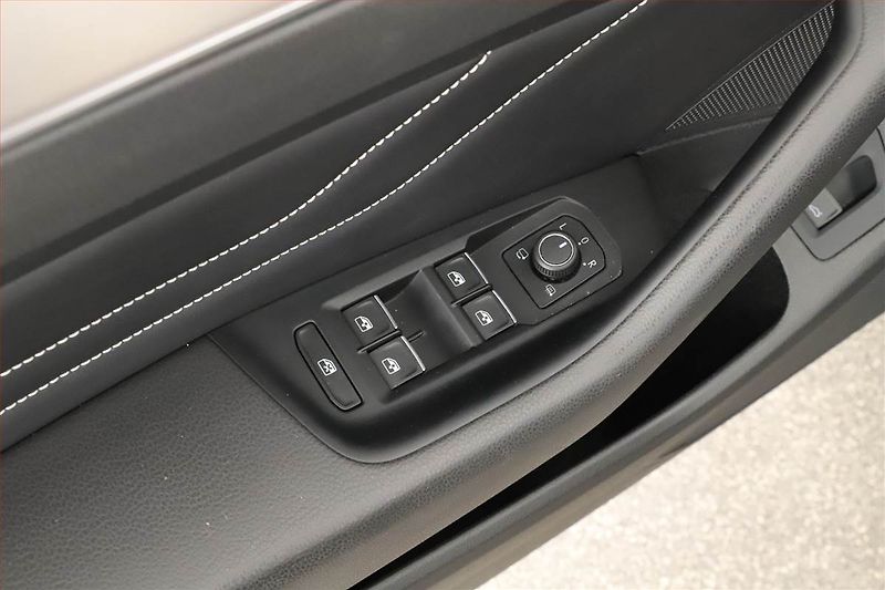 Volkswagen Passat (2023) 2.0 TDI - fotka 9 z 20