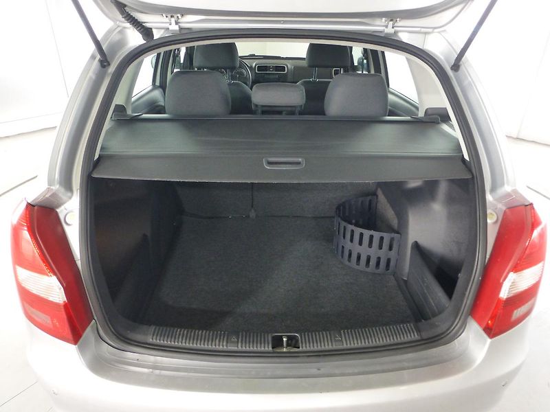Škoda Fabia (2009) 1,6I-77KW*PARK.S**AC**VYHŘ.SED - fotka 22 z 25