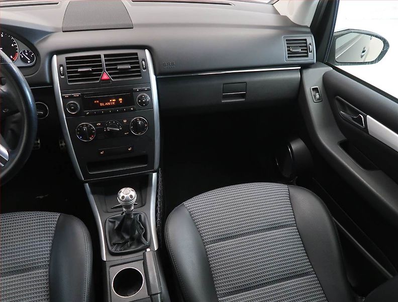 Mercedes-Benz Třídy B (2006) B 180 CDI , po STK, dobrý stav - fotka 8 z 12