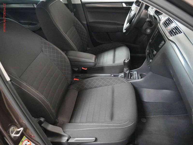Škoda Rapid (2019) 1.0 TSi, ČR, Style - fotka 12 z 23