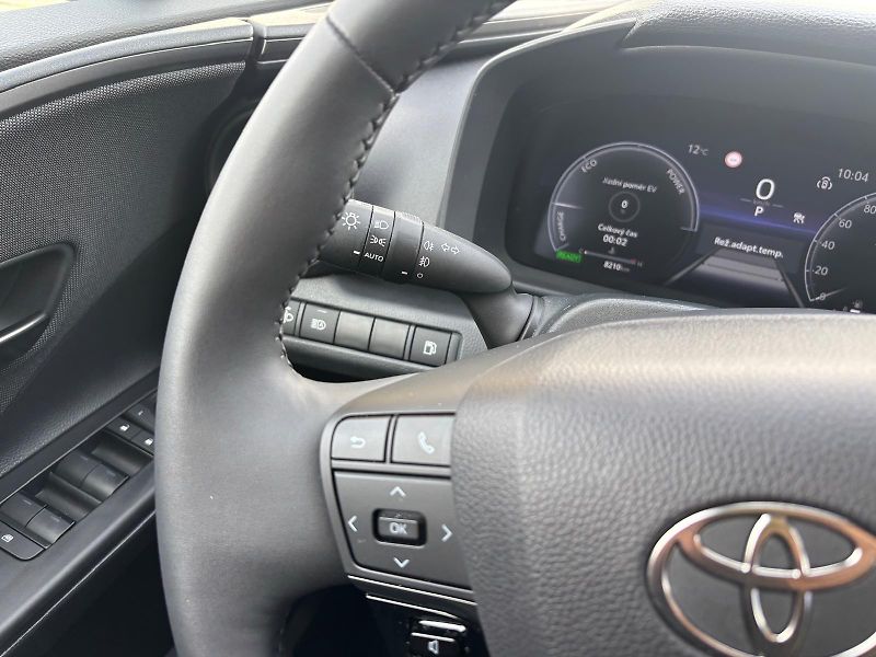Toyota C-HR 2,0 HEV e-CVT Style - fotka 16 z 27