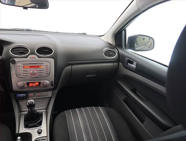 Ford Focus (2009) 1.6 16V, Serv.kniha, po STK - fotka 8 z 14