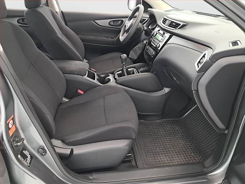 Nissan Qashqai (2017) 1.2 DIG-T, Serv.kniha - fotka 9 z 18