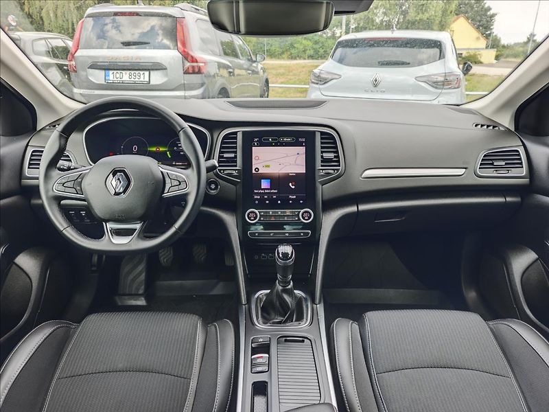 Renault Mégane 1,3 TCe140  GrandCoupé TECHNO - fotka 15 z 19