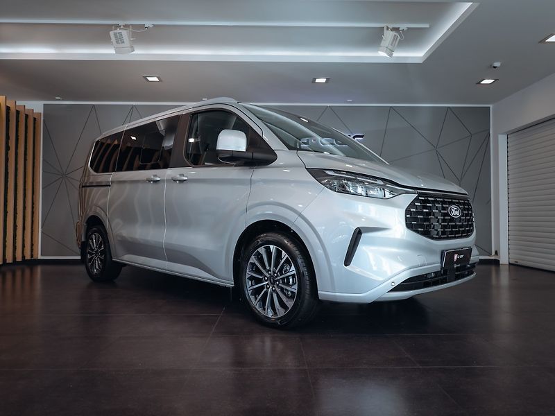 Ford Tourneo Custom 2.0 EcoBlue Titanium X - fotka 1 z 34