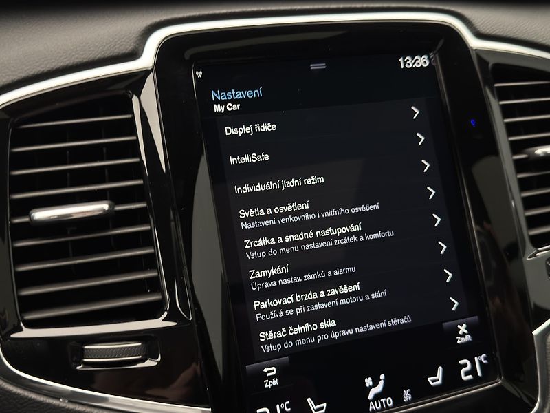 Volvo XC90 B5 AWD R-DESIGN AUT - fotka 43 z 53
