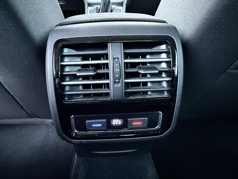 Volkswagen Passat 1,4 TSI Comfortline Navi - fotka 19 z 45