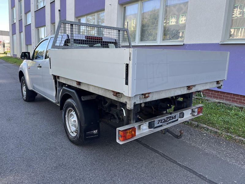 Isuzu D-Max 2,5 TD 4WD 3-stranná sklopka  - fotka 4 z 28