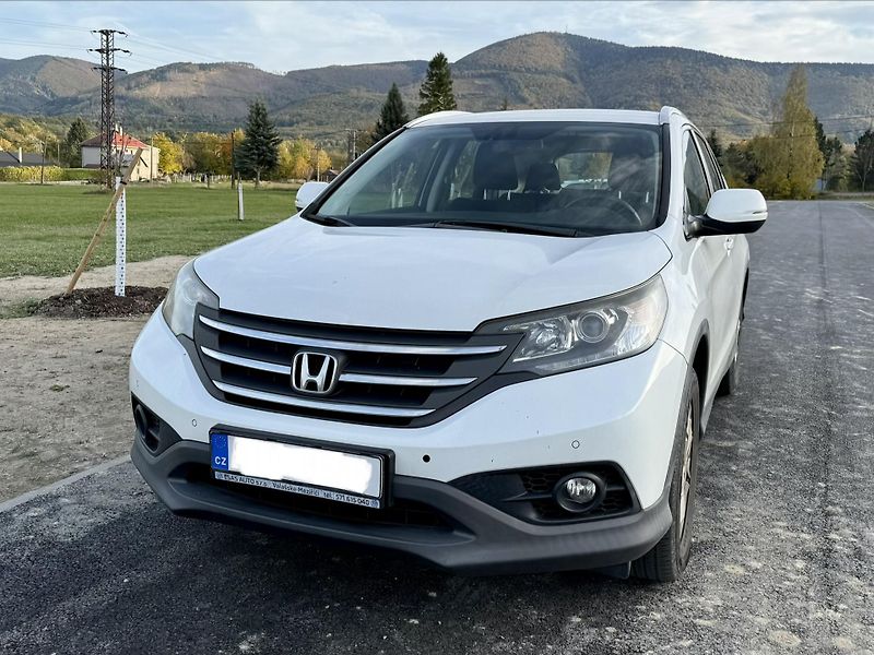 Honda CR-V (2013) 4x4 - fotka 2 z 8