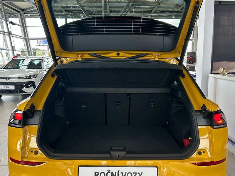 Volkswagen T-Roc (2026) 1,5 eTSI 7DSG R-Line - fotka 16 z 35