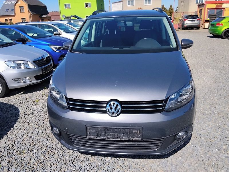 Volkswagen Touran (2011) - fotka 3 z 27
