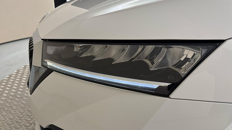 Škoda Octavia 2.0 TDI Ambition Combi - fotka 18 z 26